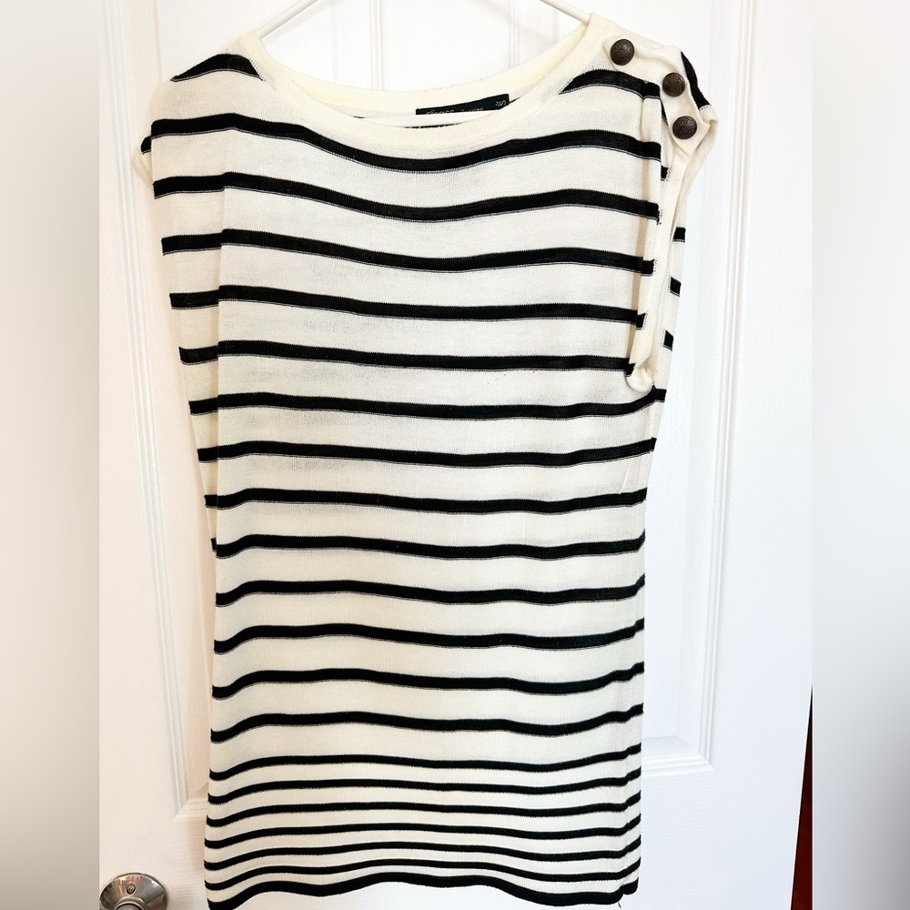 Black & Cream sleeveless oversized sweater